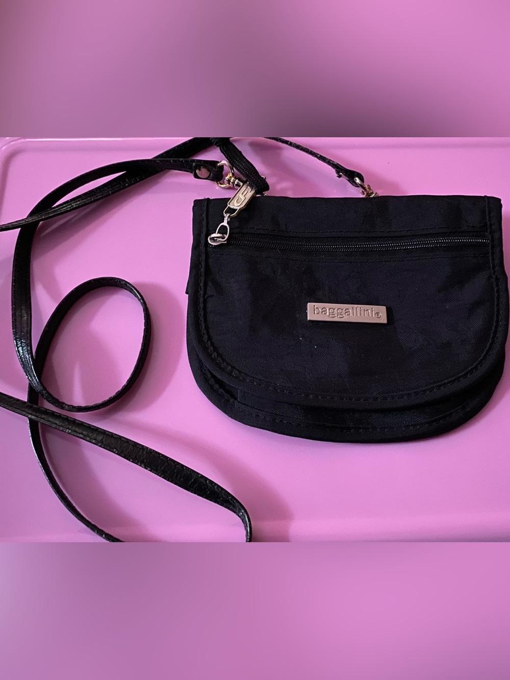 Baggallini Black Compact Crossbody with Front Zip and Flap